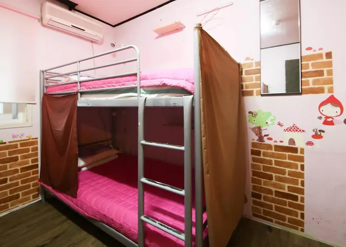 Comeinn Hongdae - Female Only