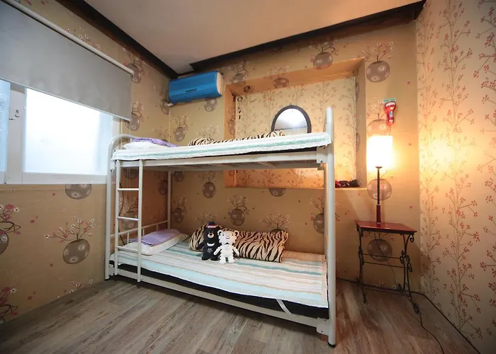 호스텔 Comeinn Hongdae - Female Only *