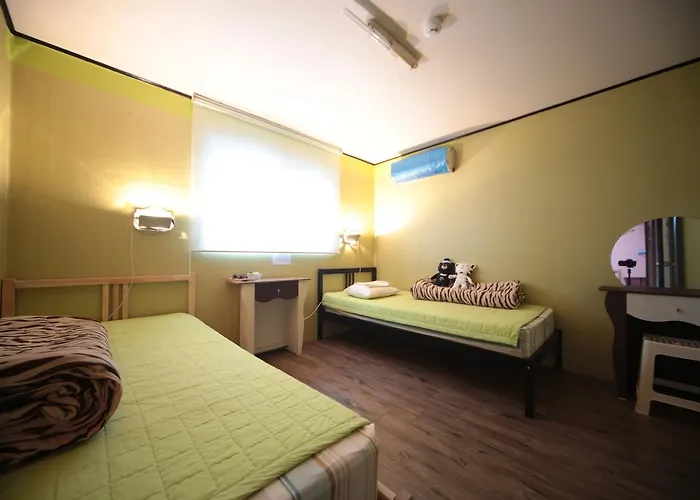 Comeinn Hongdae - Female Only 호스텔