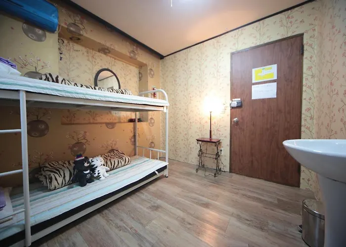 호스텔 Comeinn Hongdae - Female Only *